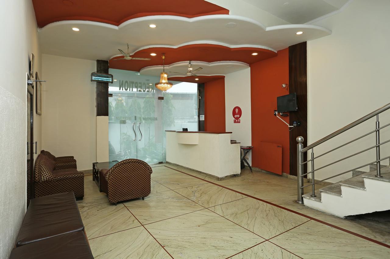 Oyo 9905 Hotel Doon Star Dehradun Exterior foto